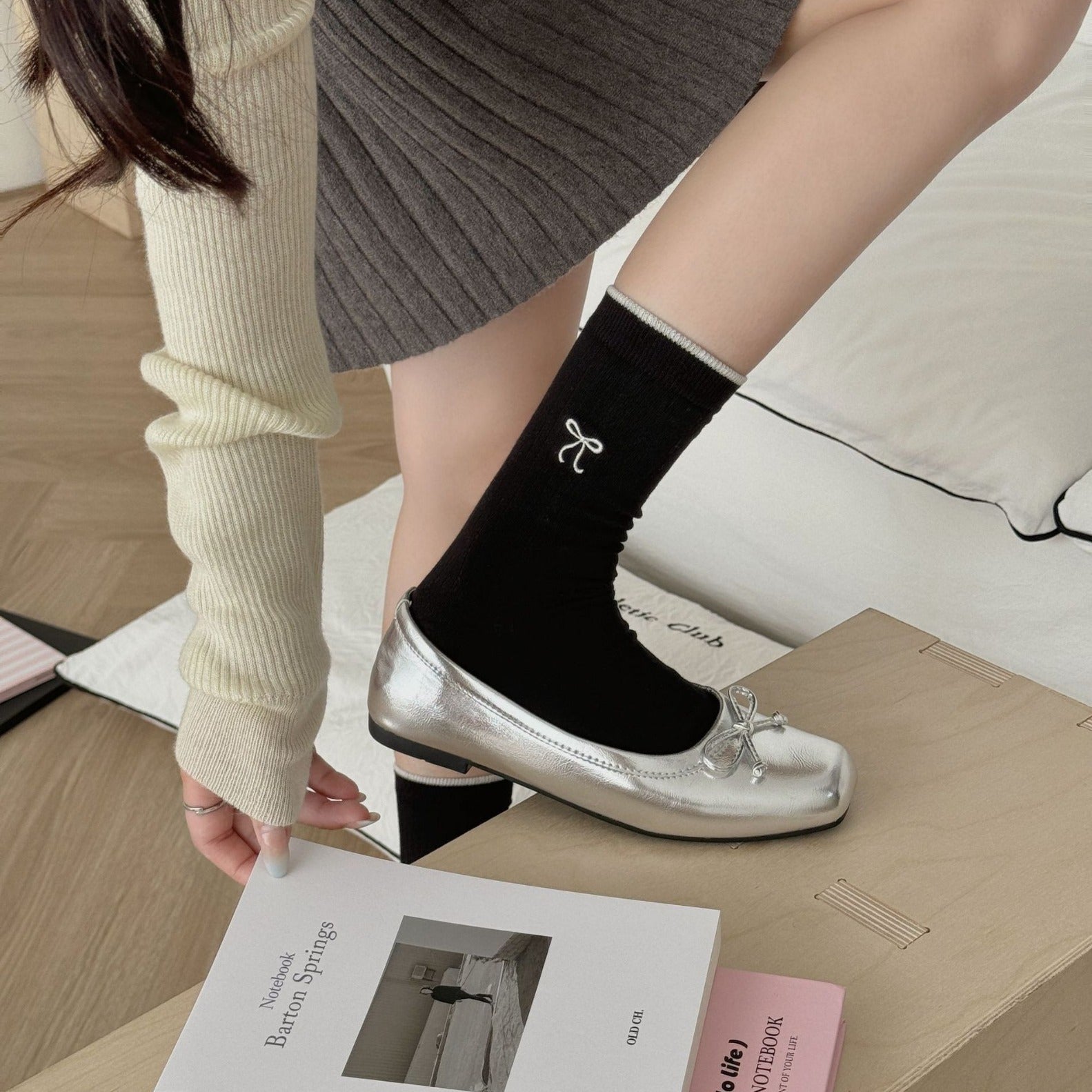 South Korea Ins Wear Blogger Color Block Embroidery Bow Bunching Socks