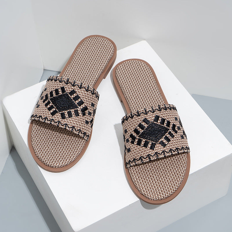 New Embroidered Flat Women's Slippers For Casual Outerwear