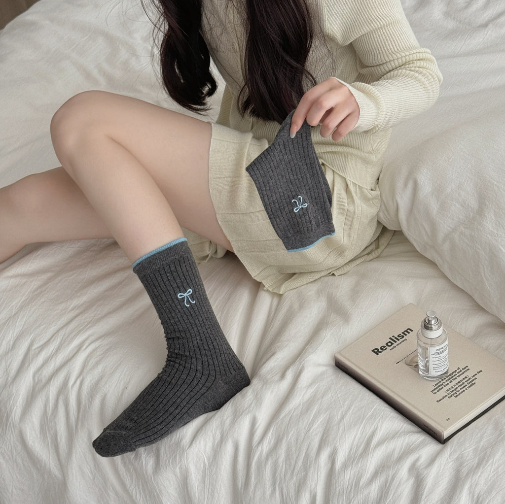 South Korea Ins Wear Blogger Color Block Embroidery Bow Bunching Socks